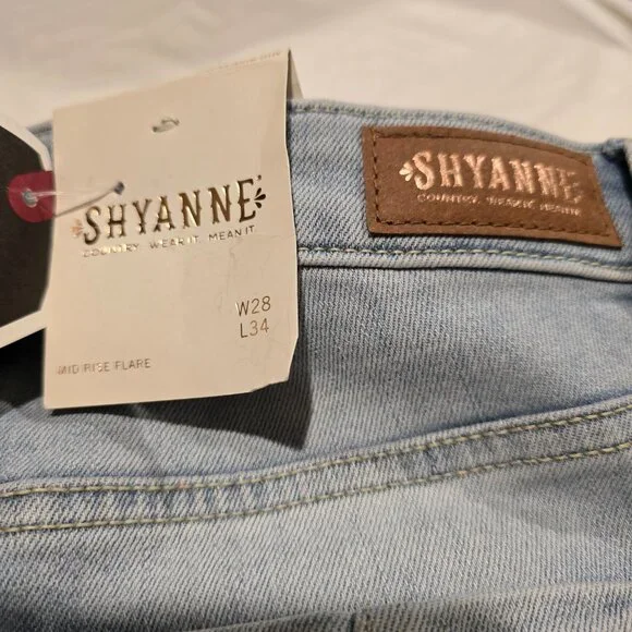 NWT Shyanne Country Wear Mid Rise Flare Distressed Jeans 28 Regular x 34 Long - Picture 5 of 16